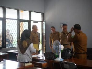 Sidak Kantor DKUPP, Pj Bupati Subang, Kang Ade Pastikan Pelayanan Publik Prima!