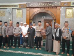 Polres Tasikmalaya Kota Gelar Tarawih Keliling di Masjid Rahmatullah, Jalin Keakraban dengan Tokoh Masjid