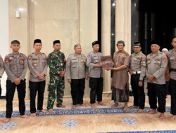 Jalin Silaturahmi Kamtibmas, Polres Tasikmalaya Kota Gelar Tarawih Keliling di Masjid Jami Al Hidayah