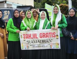 Kembali,Pondok Pesantren Hidayatul Mubtadiin Jitu Desa Airmas, Kecamatan Ukui, Bagikan 1000 Paket Takjil Gratis 