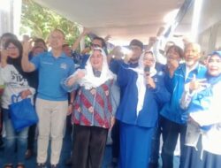Ratusan Masyarakat Berkumpul di Kantor DPD PAN Subang Ada Apa? Ternyata Bazar Murah