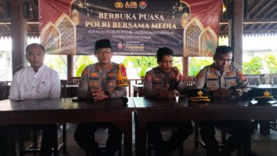 Polres Pangandaran Jalin Silaturahim Dengan Insan Media Berbagi Takjil, Berbuka Puasa,dan Dengarkan Tausiyah