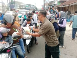 Pembagian Takjil Gratis Oleh Wali Kota Tasikmalaya Bersama Istri,Program ASN Ngabatalan Disambut Warga