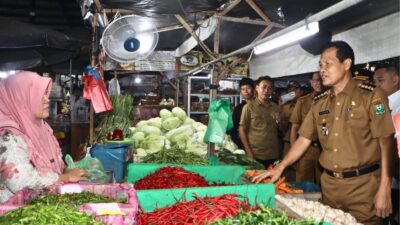 Sidak Pasar Jelang Lebaran, Bupati Muara Enim Ingatkan Pedagang Tak Mainkan Harga Sembako
