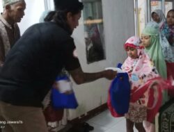 Keluarga Besar DPD A-PPI Purwakarta, Gelar Bagi-Bagi Takjil dan Santunan