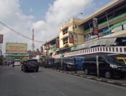 Kemacetan Masih Terjadi di Sekitar Pasar Cipanas Cianjur, Akibat Banyak Angkot yang berhenti di Depan Pasar