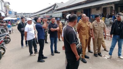 Tinjau Kegiatan Rehabilitasi, Wali Kota Viman Alfarizi: Untuk Penataan Pasar Cikurubuk Ada 7 Titik, 6 Titik Jalan dan 1 Titik Saluran Drainase