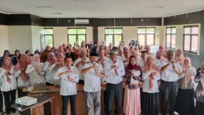 Diky Chandra Hadiri Kegiatan Penguatan ILP ke Kader Pustu dan Serahkan Simbolis Insentif Bagi Kader Gelaran Dinas Kesehatan