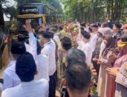 Polres Purwakarta Lakukan Pengamanan dan Pengawalan Pemberangkatan Calon Jemaah Haji
