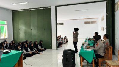 Polwan Polres Tasikmalaya Kota Mengajar di Madrasah: Perkuat Pendidikan Karakter dan Wawasan Nusantara