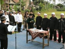 Di Hamparan Sawah, Bupati Purwakarta Saepul Bahri Binzen Lantik 4 Kepala Desa PAW