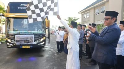 Wabup Tasikmalaya Melepas pemberangkatan Jemaah Haji Kloter 28