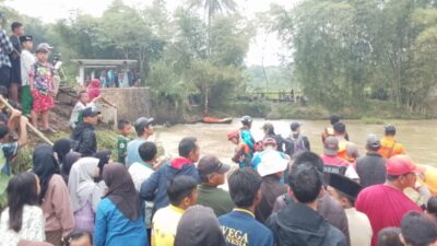 Tim Gabungan TNI-Polri Beserta Basarnas Terus Lakukan Pencarian Seorang Pemuda yang Diduga Tenggelam di Bendungan Suarakatiga Cikidang