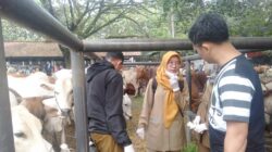 Polres Bersama Disnakan Purwakarta Lakukan Pengecekan Kesehatan Hewan Kurban