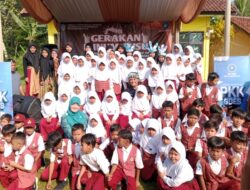 Senangnya Ratusan Siswa SDN Ciangir Minum Susu Bareng Wakil Wali Kota Tasik dan Istri