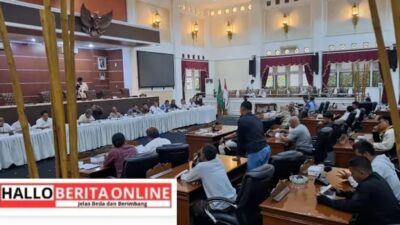 Polres Purwakarta Lakukan Pengamanan Audiensi Warga di Gedung DPRD Purwakarta