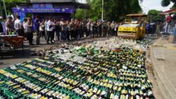 Hasil KRYD, Polres Tasik Kota Musnahkan Barang Bukti Sebanyak 5.211 Botol Miras dan 352 Knalpot Brong