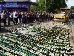 Hasil KRYD, Polres Tasik Kota Musnahkan Barang Bukti Sebanyak 5.211 Botol Miras dan 352 Knalpot Brong