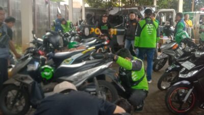 Peringati HUT Bayangkara Ke-79, Polres Sumedang Bersama Baznas Bagikan Ojol dan Opang Oli Gratis