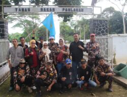 Bentuk Rasa Syukur, Bikers FKPPI Subang Gelar Anniversary Diisi Dengan Baksos Bersihkan Taman Makam Pahlawan