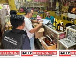 Satres Narkoba Polres Purwakarta Sita Ratusan Botol Miras Oplosan