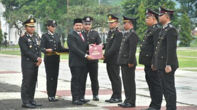 Pimpin Upacara Hari Bhayangkara Ke-79, Bupati Dony Bacakan Amanat Kapolri Jenderal Polisi Listyo Sigit Prabowo
