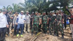 Pemulihan Kawasan Hutan Konservasi, Danrem 031/Wira Bima Laksanakan Pemusnahan Tanaman Sawit Ilegal