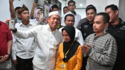 Bupati Dony Dampingi KDM Jemput Usep di Kejari Sumedang