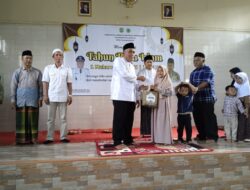 Di Acara 1 Muharram 1447 H/ Tahun 2025, Enjang Jalaludin Kades Rajamandala Berikan Santunan Kepada Anak Yatim