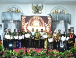 Sebanyak 25 ASN Terbaik Kabupaten Sumedang, Terima Penghargaan di Ajang PNS Berprestasi Tahun 2025
