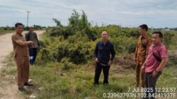 Camat Teluk Meranti Lakukan Survey Lokasi Pencucian Kanal Jalan Lintas Bono