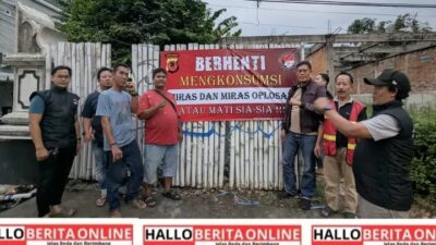 Cegah Korban Miras, Satres Narkoba Polres Purwakarta Pasang Spanduk Imbauan