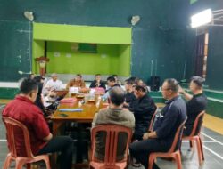 Kades Sukamenak H.Undang Nuryadi Mengucapkan Selamat Datang Kepada Tim Monitoring dan Evaluasi Kecamatan Sukaresik