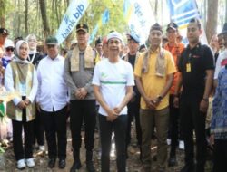 Bupati Purwakarta Saepul Bahri Binzein Hadiri Acara Pasar Pasisian Leuweung: Sinergi Ekonomi Lokal dan Pelestarian Alam