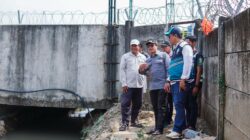 Wabup Subang Tinjau Normalisasi Saluran Air Menuju PT. Taekwang, Ajak Warga Jaga Lingkungan