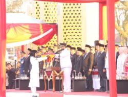 Wakil Wali Kota Tasik Pimpin Upacara Penuh Makna Penurunan Bendera Merah Putih HUT RI Ke-80