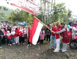 Berbaur Dengan Ratusan Warga, Anggota DPRD Kota Tasik Hj.Siti Hajar Juharah, Ramaikan Jalan Sehat RW 12 Cibatur Mangkubumi