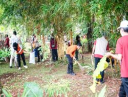 Ngosrek Bareng Di Tajug Gede: Aksi Nyata Wujudkan Purwakarta Bersih