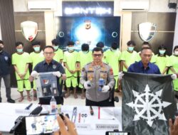 Polda Jabar Ungkap 12 Tersangka Kasus Bom Molotov, 11 Dihadirkan dalam Konferensi Pers