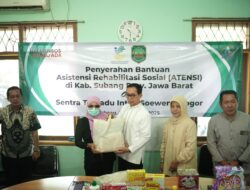 Sekda Subang Salurkan Bantuan Program ATENSI Kementerian Sosial