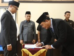 Wali Kota Viman Alfarizi Lantik Kepala Disdukcapil Kota Tasik Sampaikan Pesan Ini