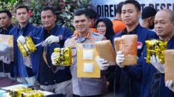 Polda Jabar Gagalkan Peredaran Narkoba Jaringan Internasional dan Lokal 17,6 Kg Sabu,19,5 Kg Ganja dan Sejata Api Ilegal
