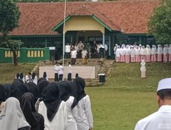 Edi Mulyana Camat Cineam Pimpin Upacara Hari Santri Nasional 2025 Tingkat Kecamatan, Berlangsung Khidmat