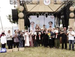 Kehadiran Diky Chandra Bersama Istri Rani Permayani Acara Raksa Budaya, Disambut Antusias Warga Kecamatan Mangkubumi