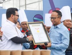 Hari Jadi Penuh Barokah, Di Usia Ke-24 Kota Tasik Raih Rekor MURI Dunia Penyajian 2417 Porsi Kupat Tahu Tanjung