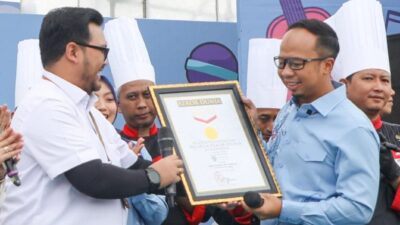 Hari Jadi Penuh Barokah, Di Usia Ke-24 Kota Tasik Raih Rekor MURI Dunia Penyajian 2417 Porsi Kupat Tahu Tanjung