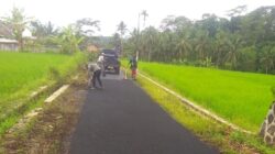 Sistem Hotmix, Pemdes Cijulang Kecamatan Cineam Perbaiki Infrastruktur Jalan di Dua RT