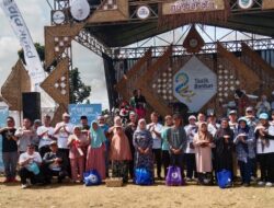 Wali Kota Bersama Wakil Wali Kota Tasik Tutup Raksa Budaya Santun di Kecamatan Purbaratu, Rani Permayani Bernyanyi Hibur Masyarakat