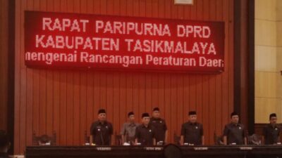 Ketua DPRD Kab Tasik Drs.Budi Ahdiat Pimpin Rapat Paripurna Ranperda-RPJMD Tahun 2025-2029