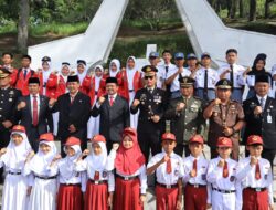 Kapolres Sumedang Hadiri Upacara Ziarah Hari Pahlawan di Taman Makam Pahlawan Cimayor